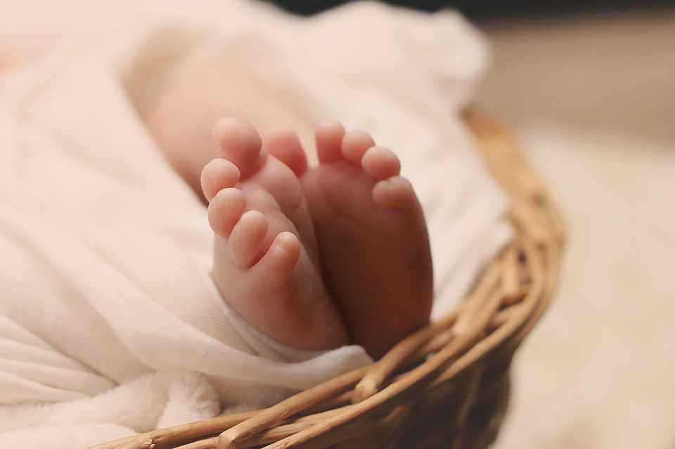 Newborn Leg Shaking – Is This Serious?